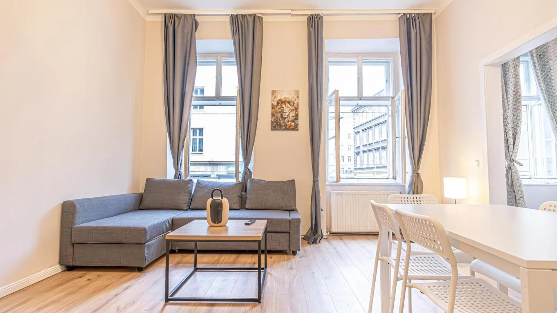 Comfortable 2Br & 1Lr Apt In Central فيينا شقة