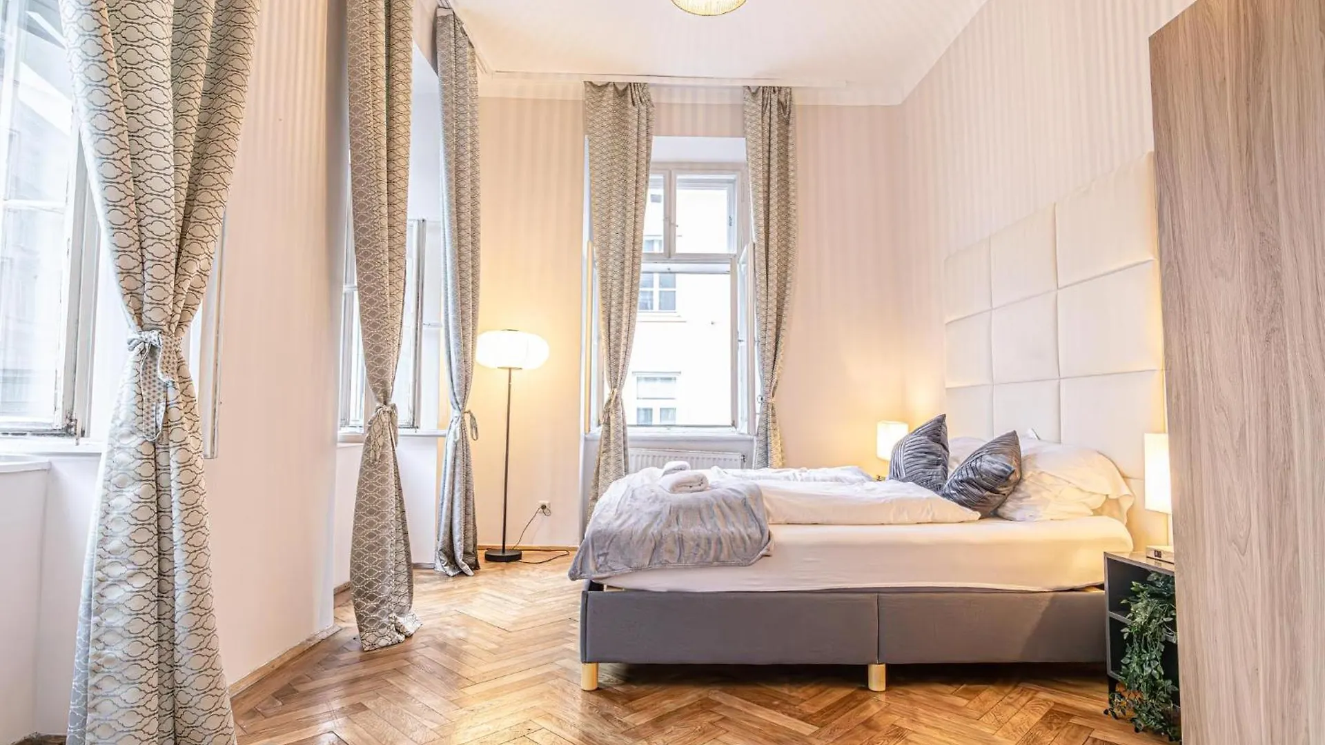 Comfortable 2Br & 1Lr Apt In Central فيينا